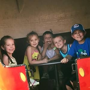 Meet your Posher, Courtney